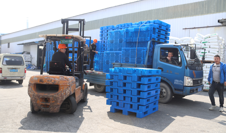 如何最大限度的降低塑料托盤的價(jià)格?減少成本?